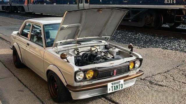 日产尼桑的祖宗—达特桑510(1:64模型入手评测)-