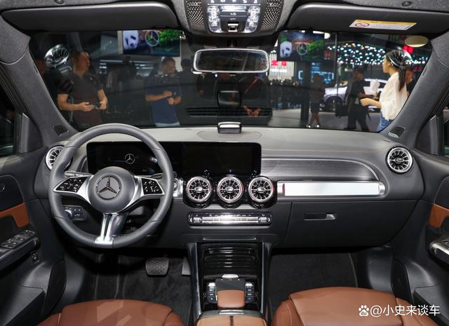 奔驰全新大七座SUV上市!不足30万外观霸气,配全时四驱,真亲民-