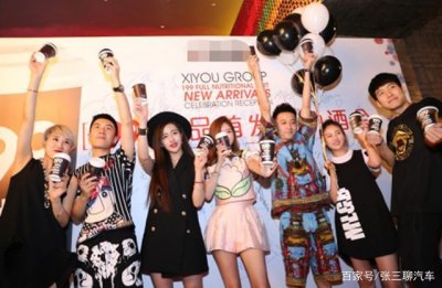 ​20多万粉丝的网红，驾驶保时捷惨落四脚朝天：几十万没了