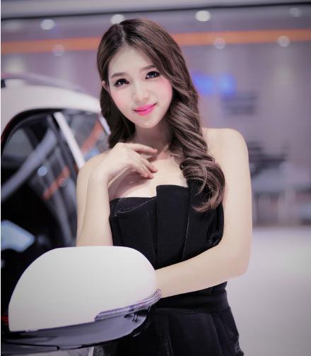 上海车展十大最惊艳车模合集(这是两地不同胆大的车模)(7)