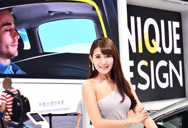上海车展十大最惊艳车模合集(这是两地不同胆大的车模)(2)