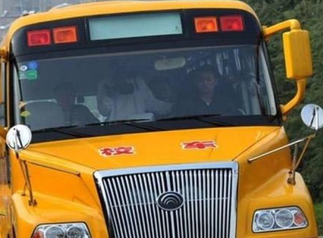 校车安全事项有哪些（你知道校车安全标准都是怎样的吗）(1)