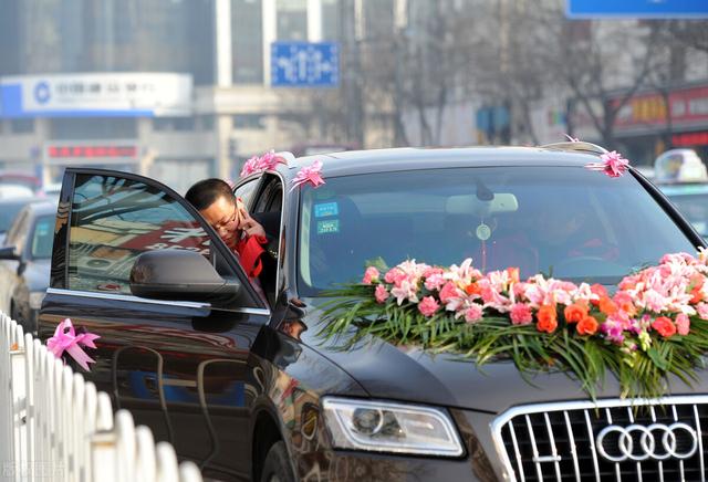 结婚婚车车队谁来坐(主婚车在车队排第几)(4)