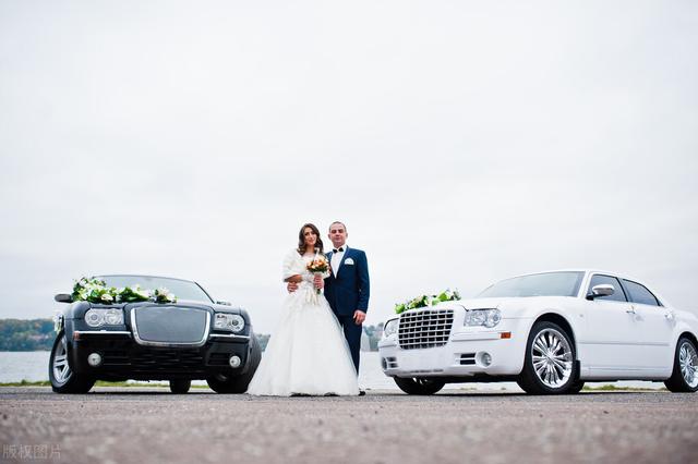 结婚婚车车队谁来坐(主婚车在车队排第几)(2)