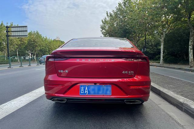 奔腾b70这车怎么样(评奔腾B702.0T动力充沛)(4)