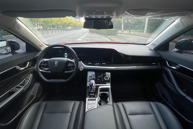 奔腾b70这车怎么样(评奔腾B702.0T动力充沛)(6)