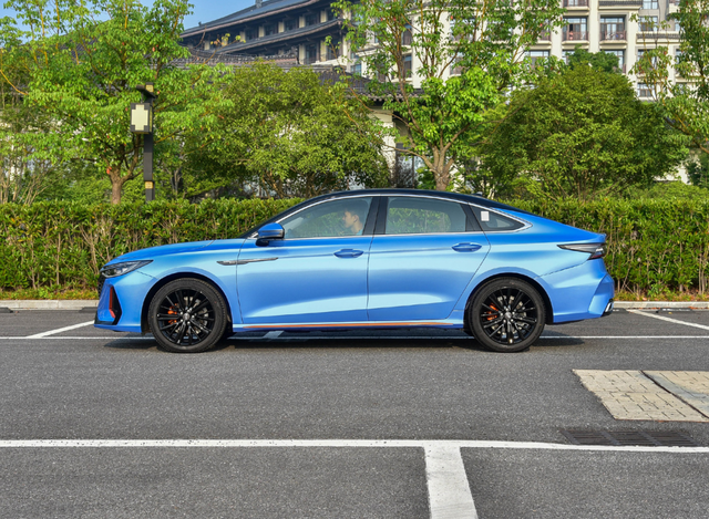 奇瑞版“小A7”,内饰质感似奔驰,发动机性能强于雅阁-