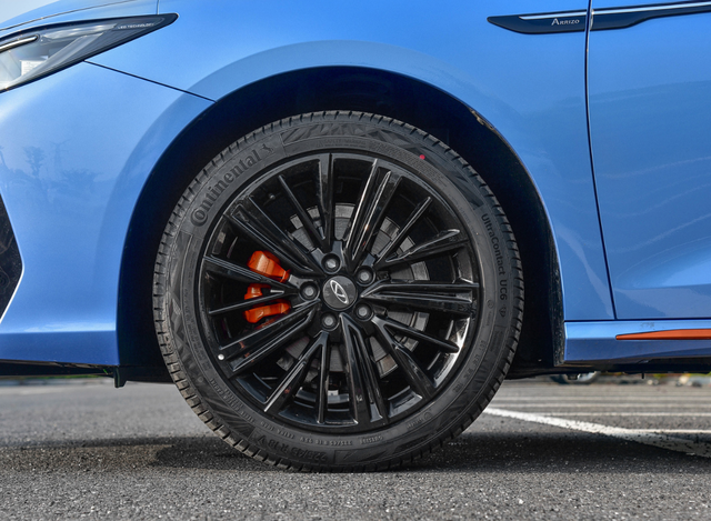 奇瑞版“小A7”,内饰质感似奔驰,发动机性能强于雅阁-