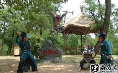 ​鲁智深救林冲故事 林冲和鲁智深兄弟情深