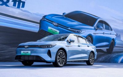 ​10.99万元起，综合续航1400公里，风云A8远航版玩硬核评测